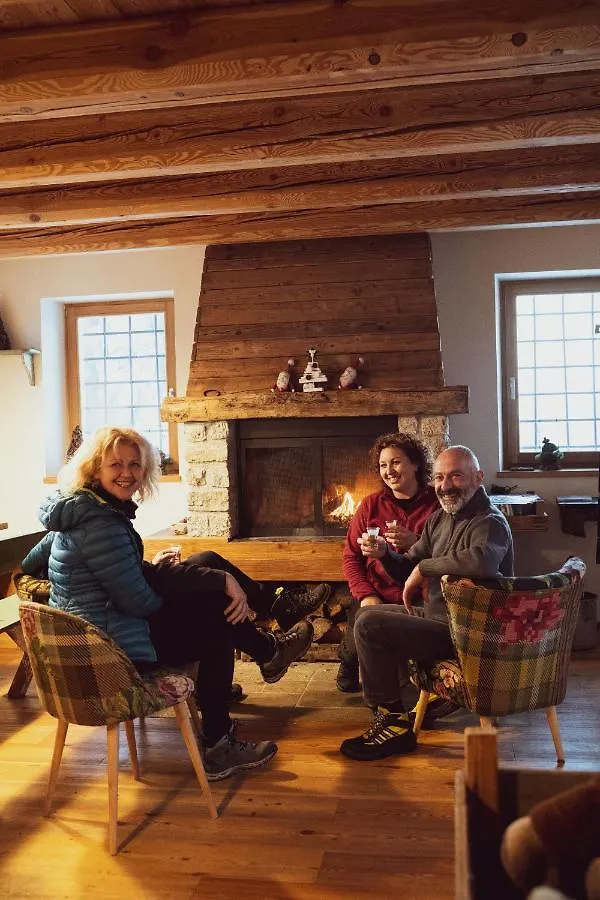 Baiti Par Via Bed & Breakfast Folgaria